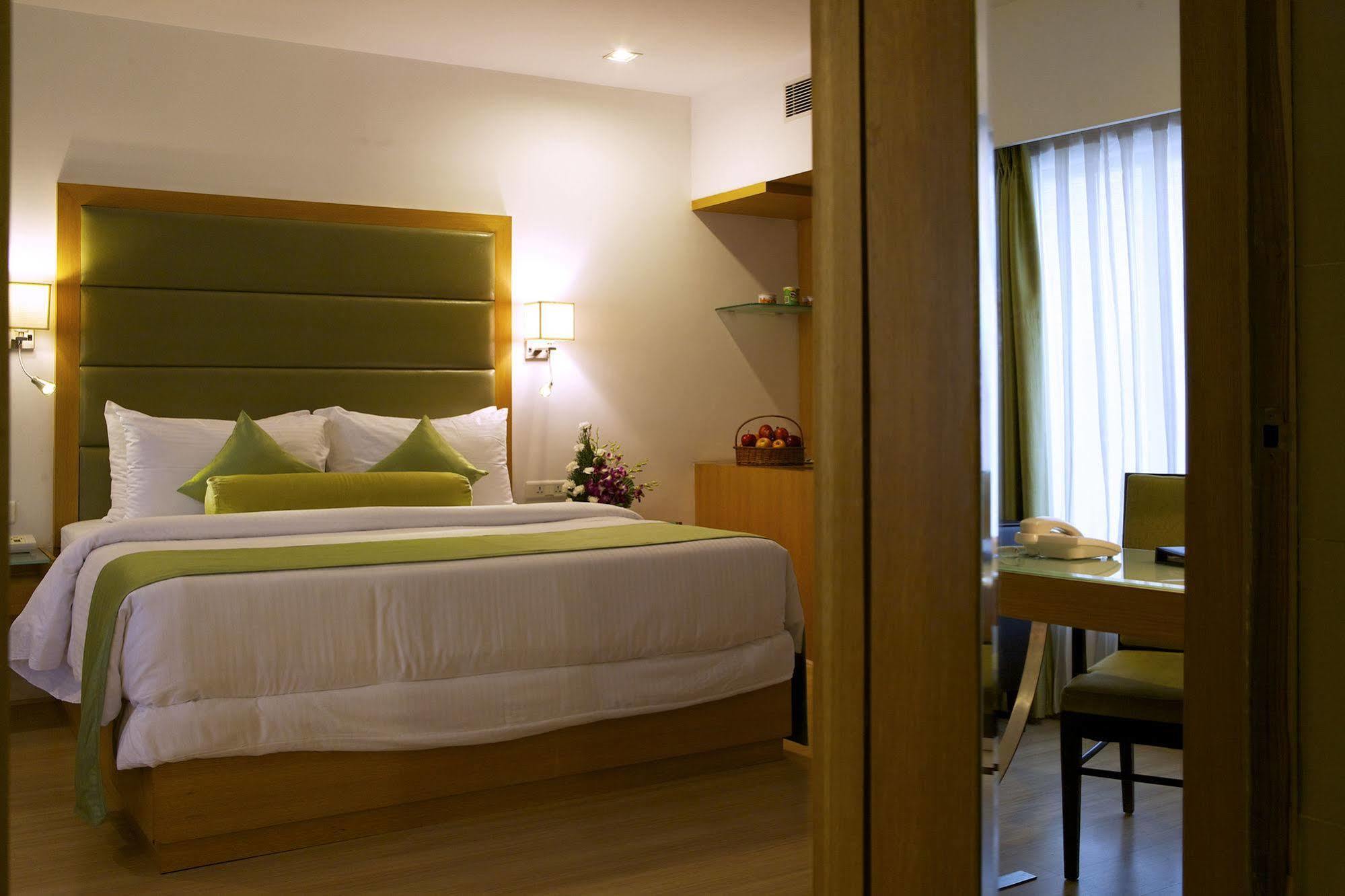 Peerless Hotel ハイデラバード エクステリア 写真